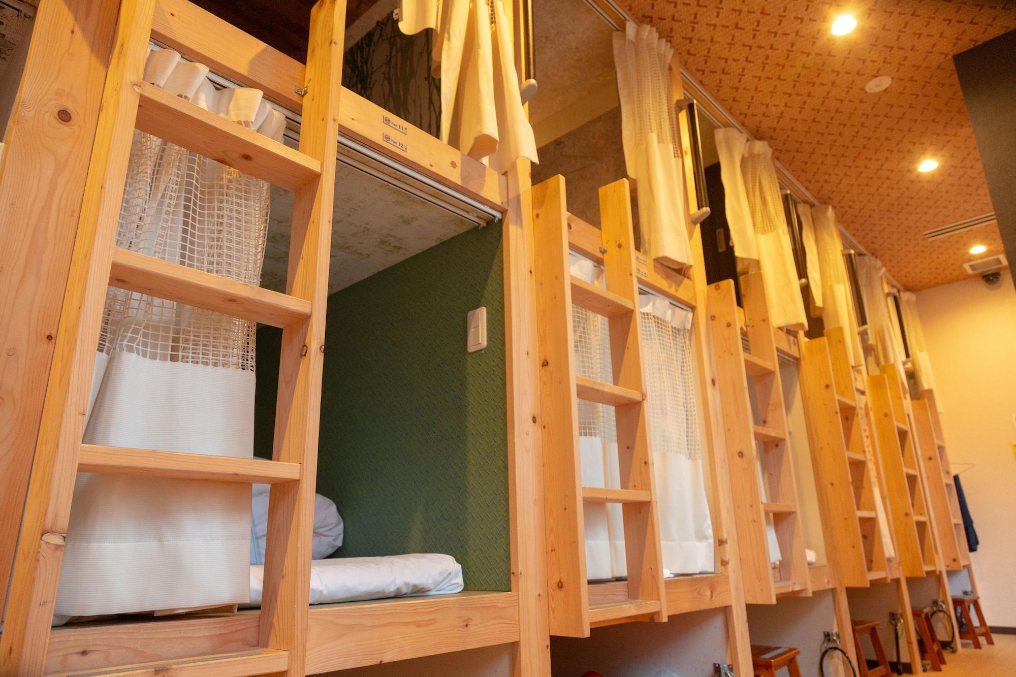 Wasabi Bed And Library Asrama *