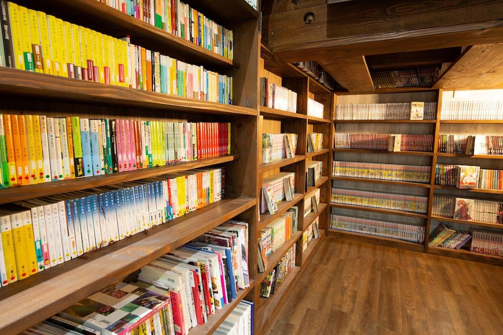 Wasabi Bed And Library *